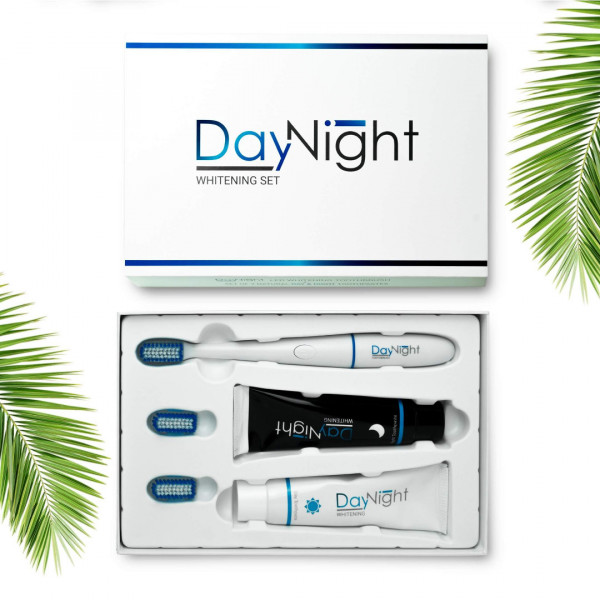 Levně DayNight Whitening - Kompletní Day Night Set 1x zubní kartáček + 2x pasta + 2x náhradní hlavice